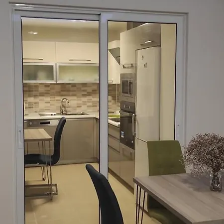 Skycity Cozy Апартаменти *